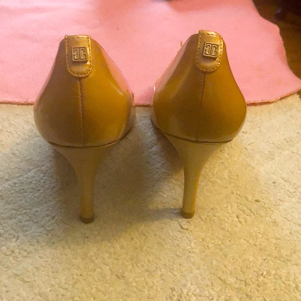 Heels - Picture 4 of 4